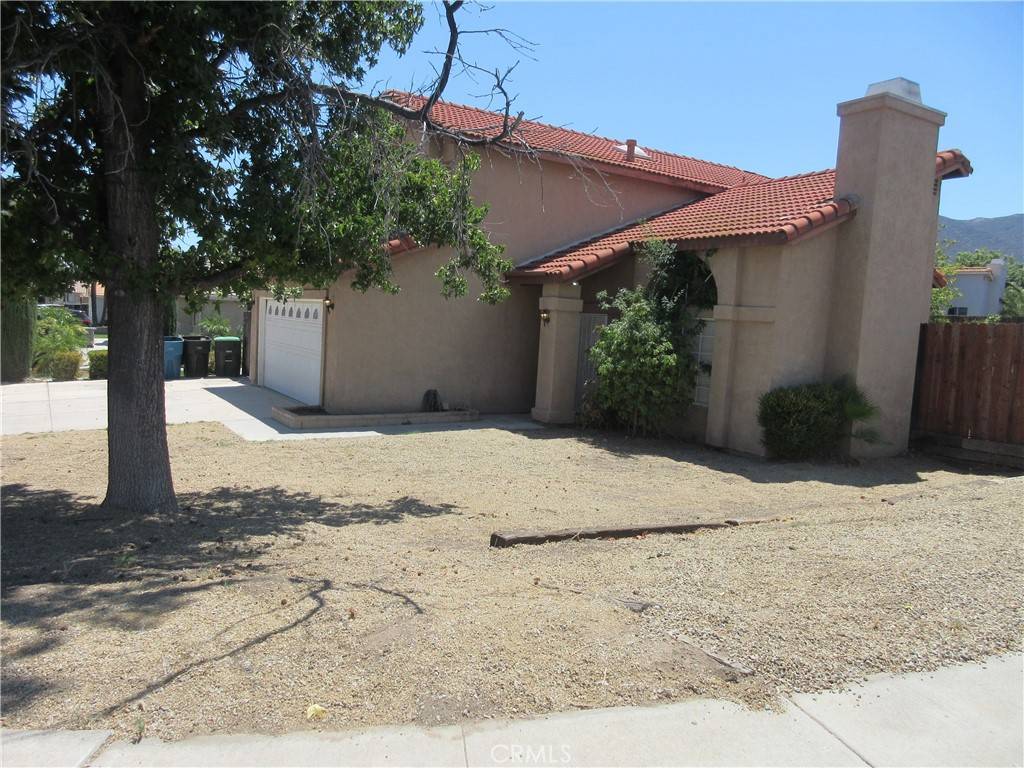 Lake Elsinore, CA 92530,19221 Okeechobee LN