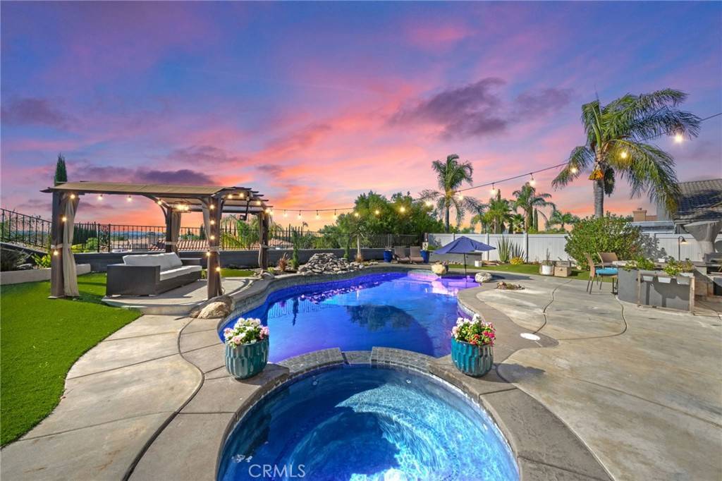 Temecula, CA 92592,44667 Pris LN