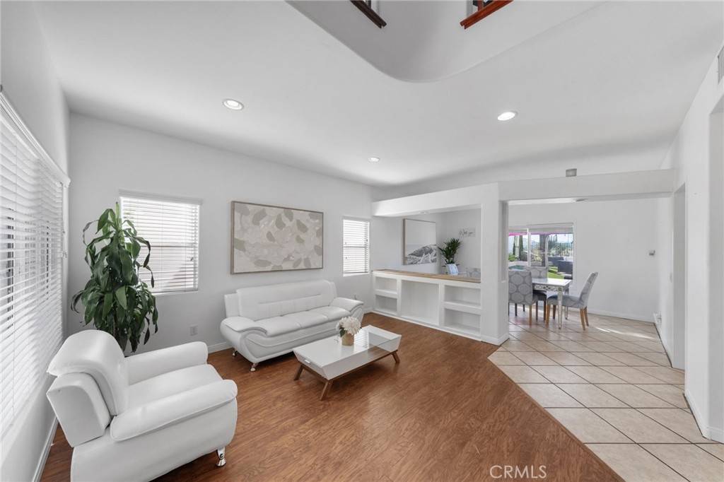 Temecula, CA 92592,44667 Pris LN