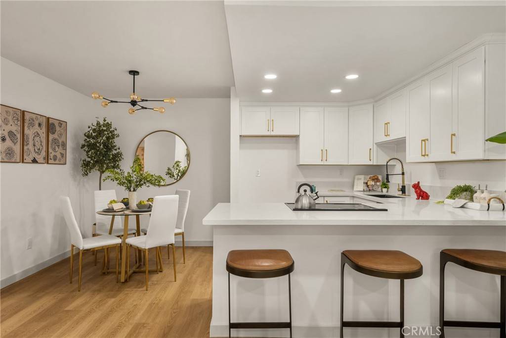 Fullerton, CA 92835,3010 Associated RD #122