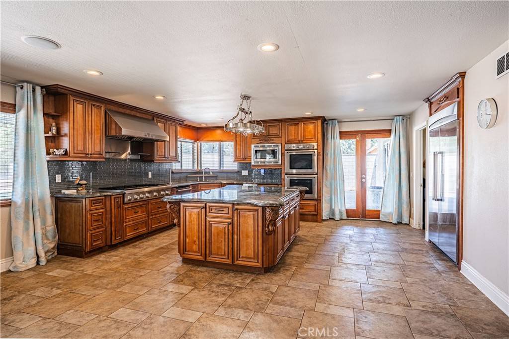 Jurupa Valley, CA 91752,5853 Aurora AVE