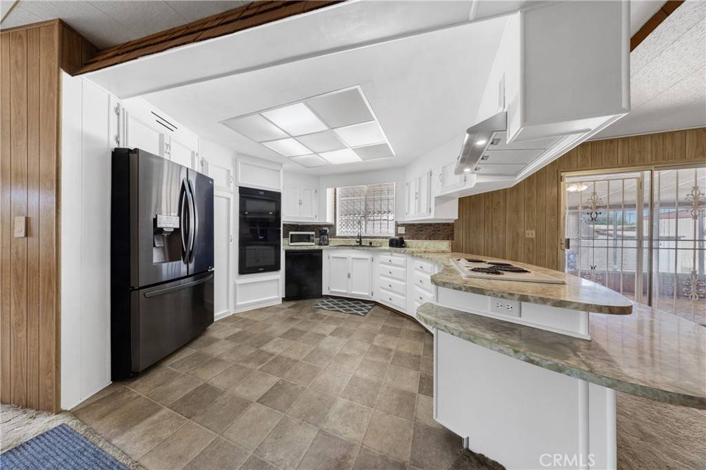 Hemet, CA 92543,575 S Lyon #109