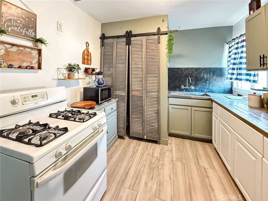 Hemet, CA 92543,242 S Buena Vista ST