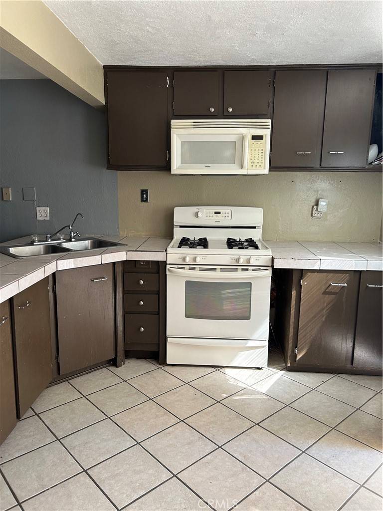 San Jacinto, CA 92583,308 N Wateka ST