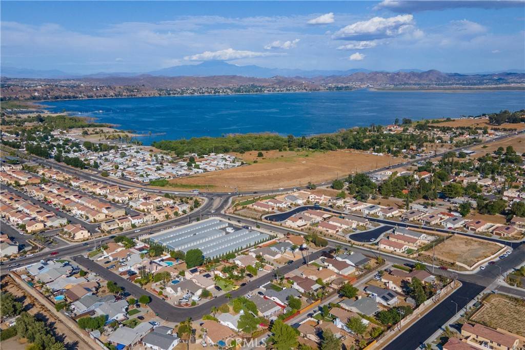 Lake Elsinore, CA 92530,15242 Lake Terrace DR