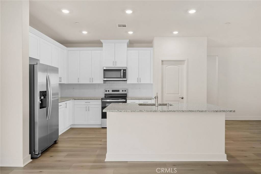 Apple Valley, CA 92307,22832 Saddleback AVE