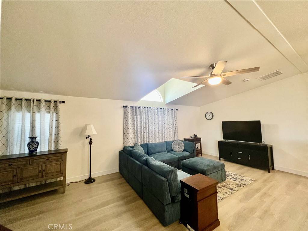 Hemet, CA 92544,43601 State Hwy 74 #32