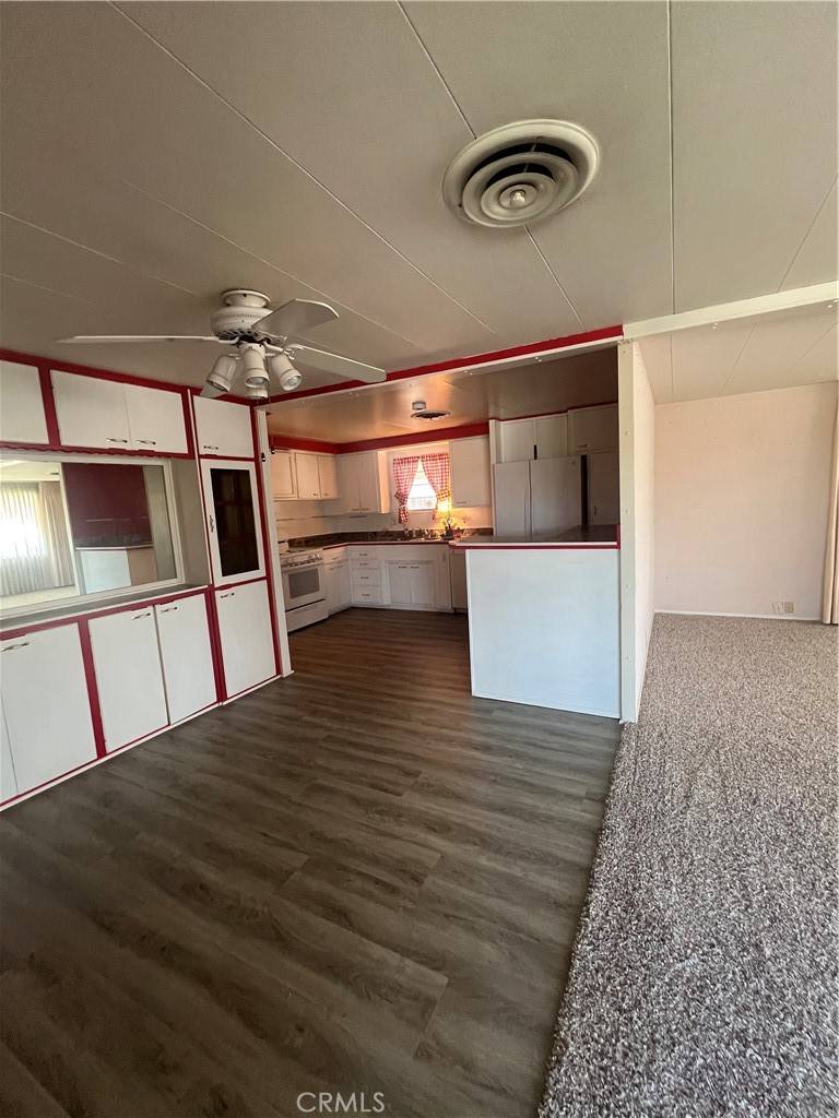 Hemet, CA 92543,900 W Johnston
