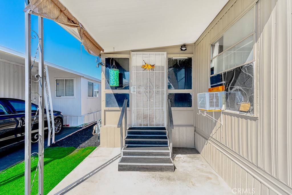 Hemet, CA 92543,260 N Lyon AVE #86