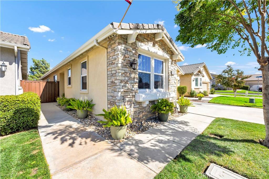 Hemet, CA 92545,126 MAYFAIR LN