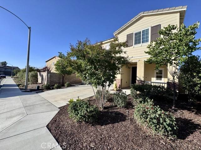 Murrieta, CA 92562,24282 Red Spruce