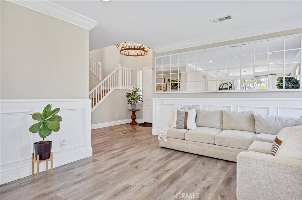 Murrieta, CA 92563,31553 Whitefield CT