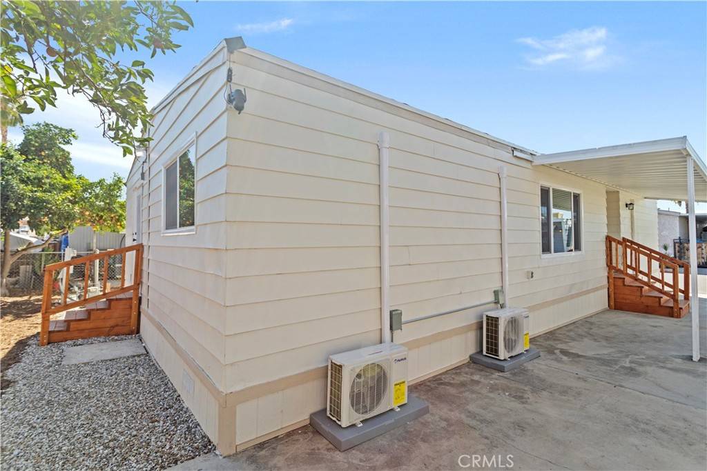 Hemet, CA 92543,1097 N N State ST #194