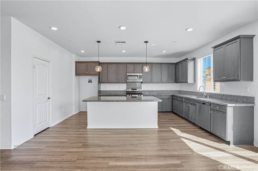 Menifee, CA 92584,27531 Mountainside