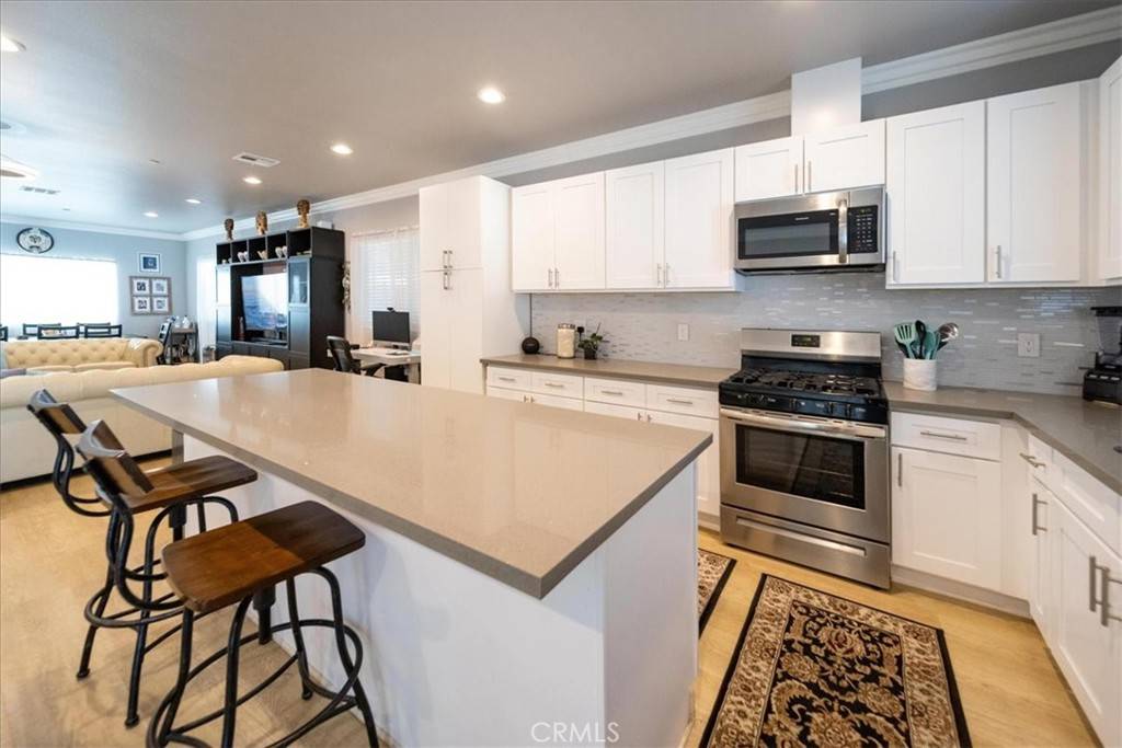 Lake Elsinore, CA 92530,31084 Illinois