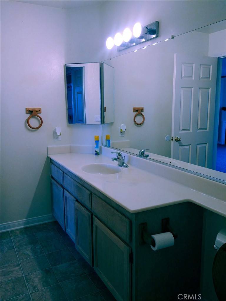 Downey, CA 90241,11410 Brookshire #316