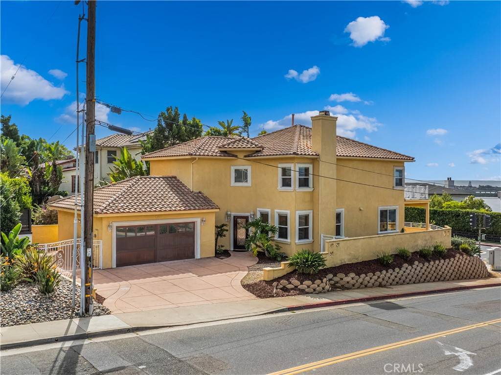 Carlsbad, CA 92008,1107 Las Flores DR