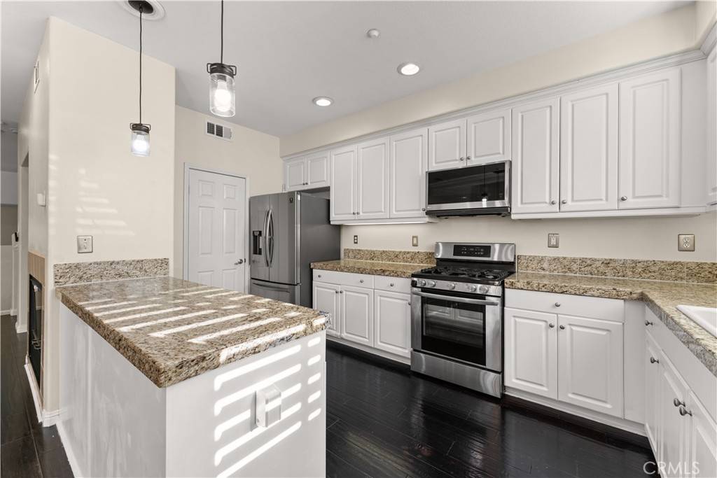 Murrieta, CA 92563,33650 Willow Haven #102