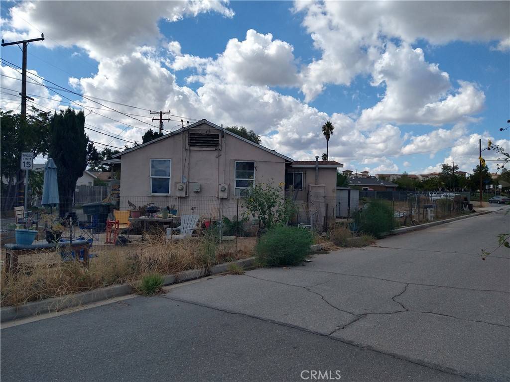 Perris, CA 92570,182 184 State ST