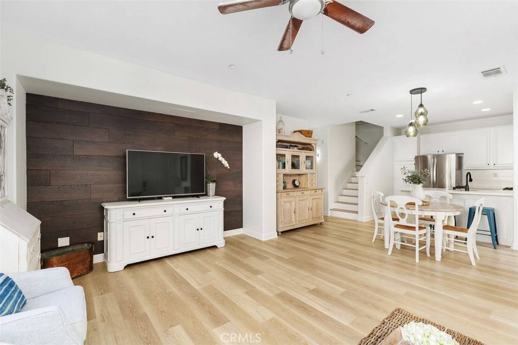 Temecula, CA 92592,44989 Bellflower LN