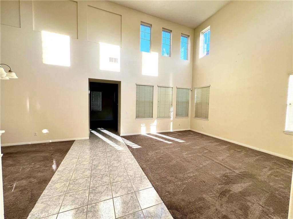 Lake Elsinore, CA 92532,32372 Whispering Willow