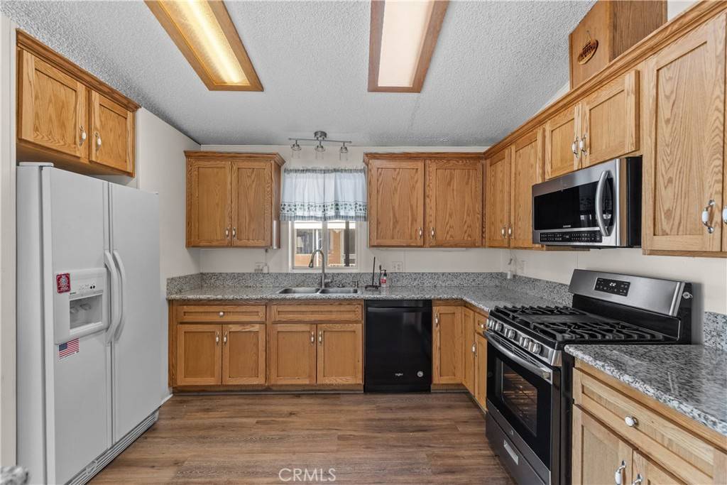 San Jacinto, CA 92583,2230 Lake Park #127