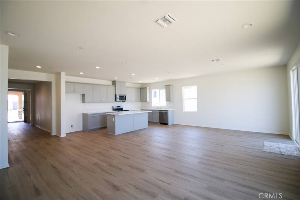 Menifee, CA 92585,28322 Hopscotch DR