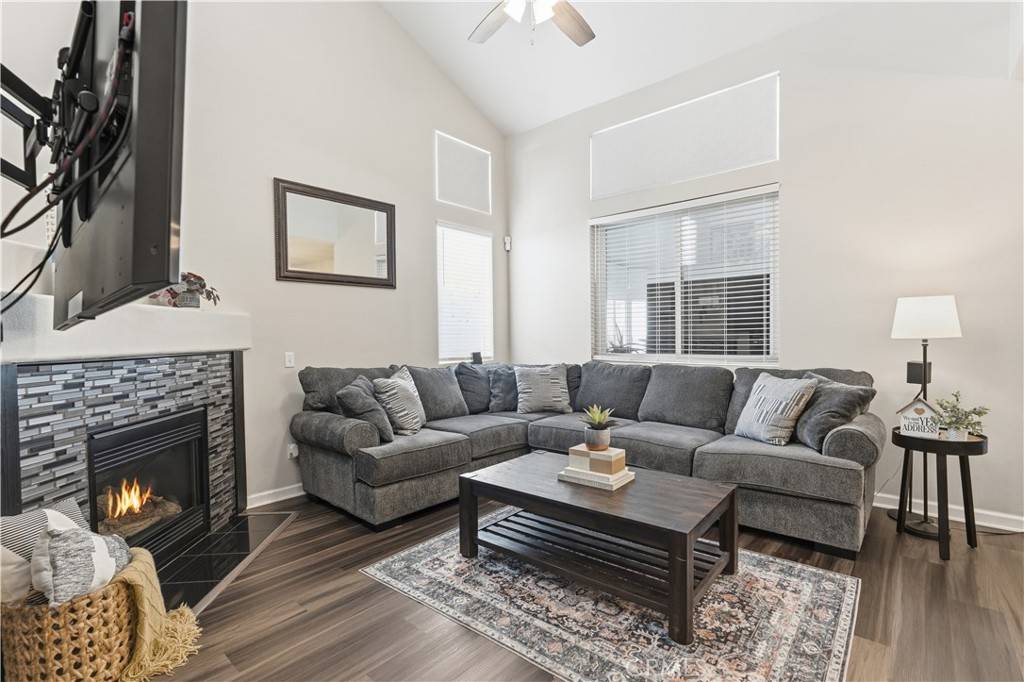 Temecula, CA 92591,42156 Chestnut DR