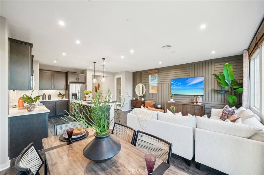 Fontana, CA 92336,16051 Montenegro LN