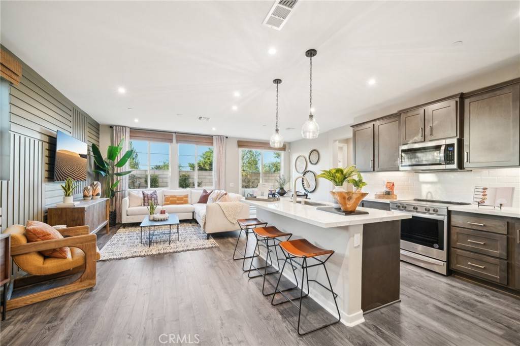 Fontana, CA 92336,16051 Montenegro LN