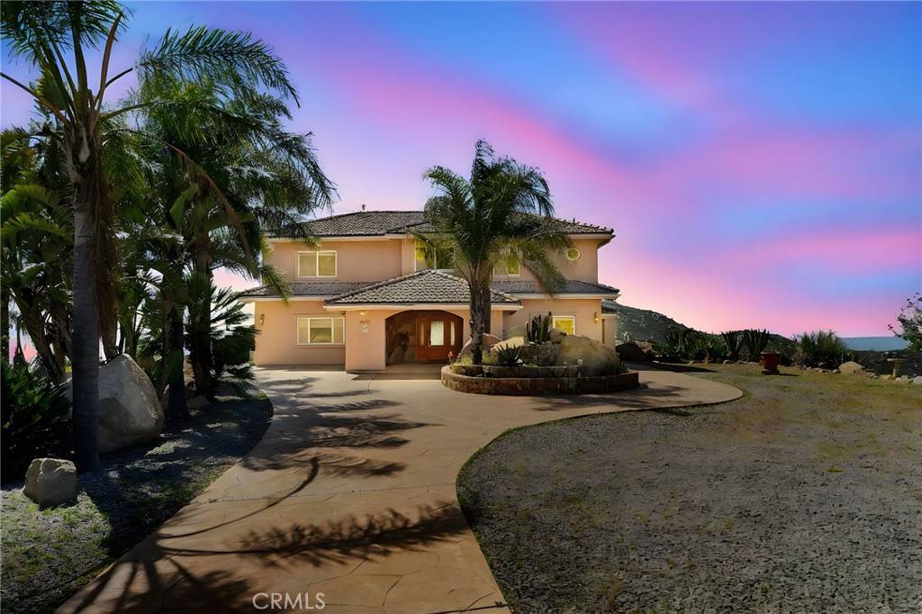 Ramona, CA 92065,15471 Green Valley Truck