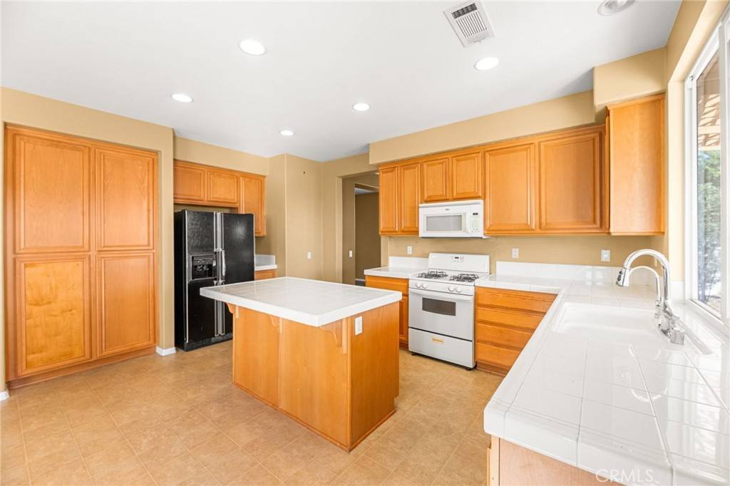 Perris, CA 92571,1339 Addison