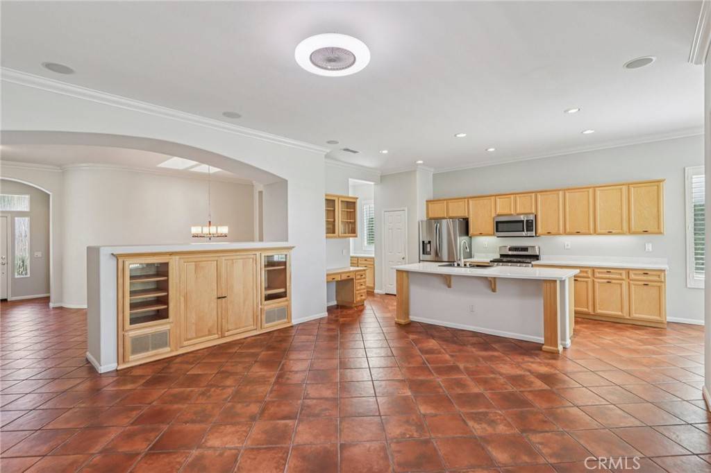 Corona, CA 92883,9302 Reserve DR