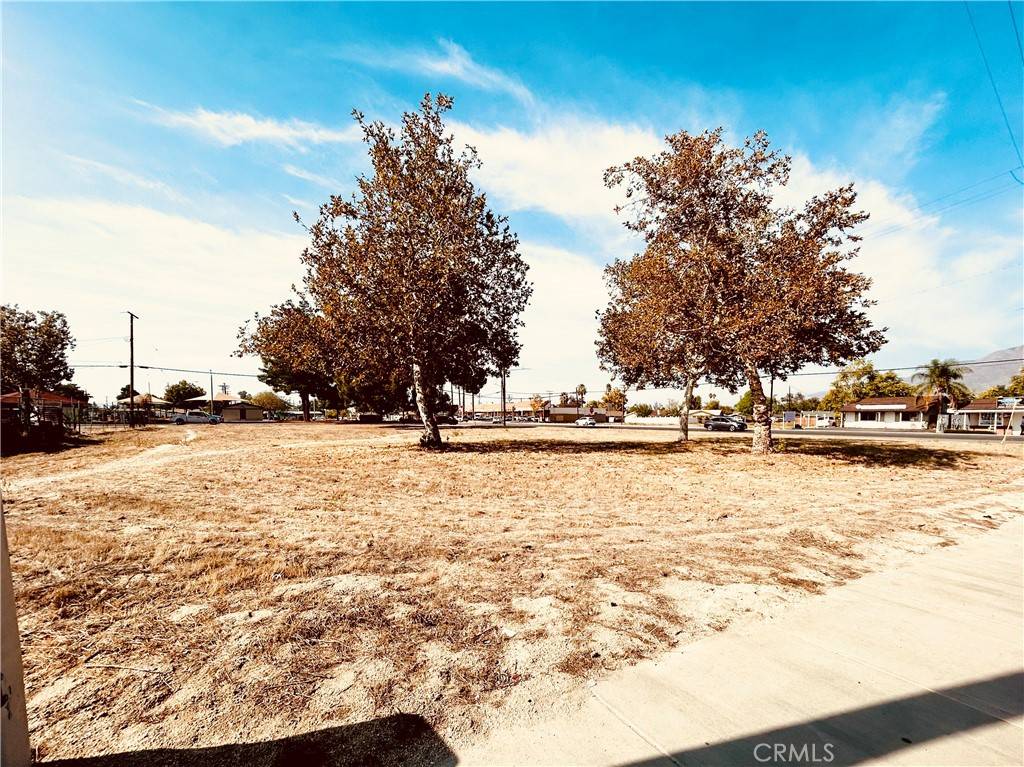 San Jacinto, CA 92583,467 S Hewitt