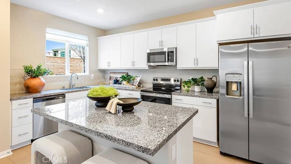 Rialto, CA 92376,1658 Phantom LN