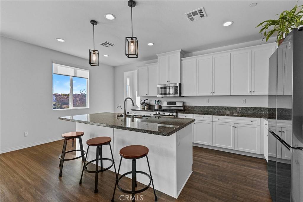 Murrieta, CA 92563,34310 Swordfern