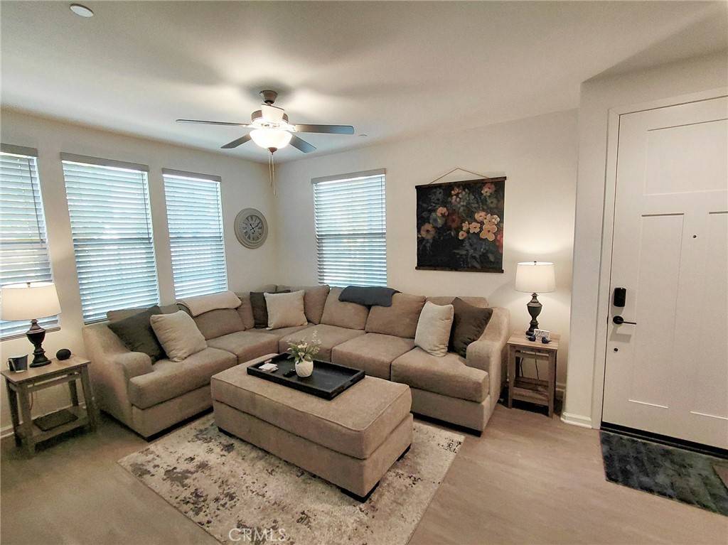 Murrieta, CA 92562,41985 Emelia