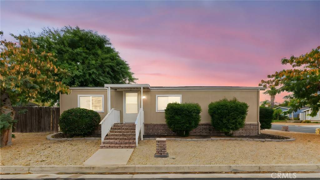 Corona, CA 92883,10421 Stageline