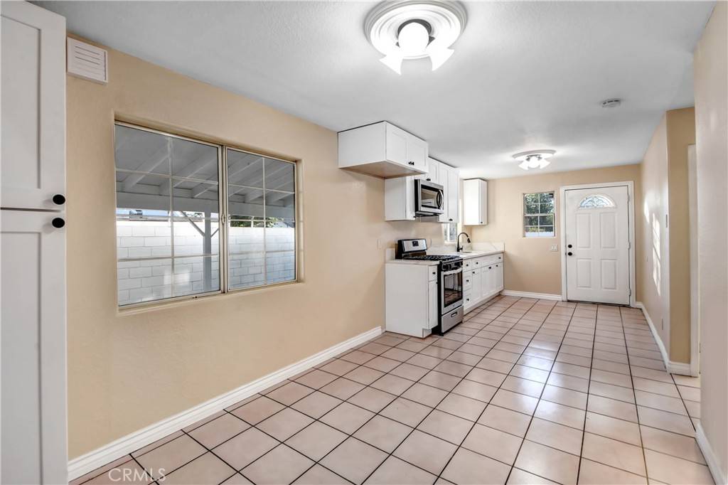 Colton, CA 92324,451 Kelly LN