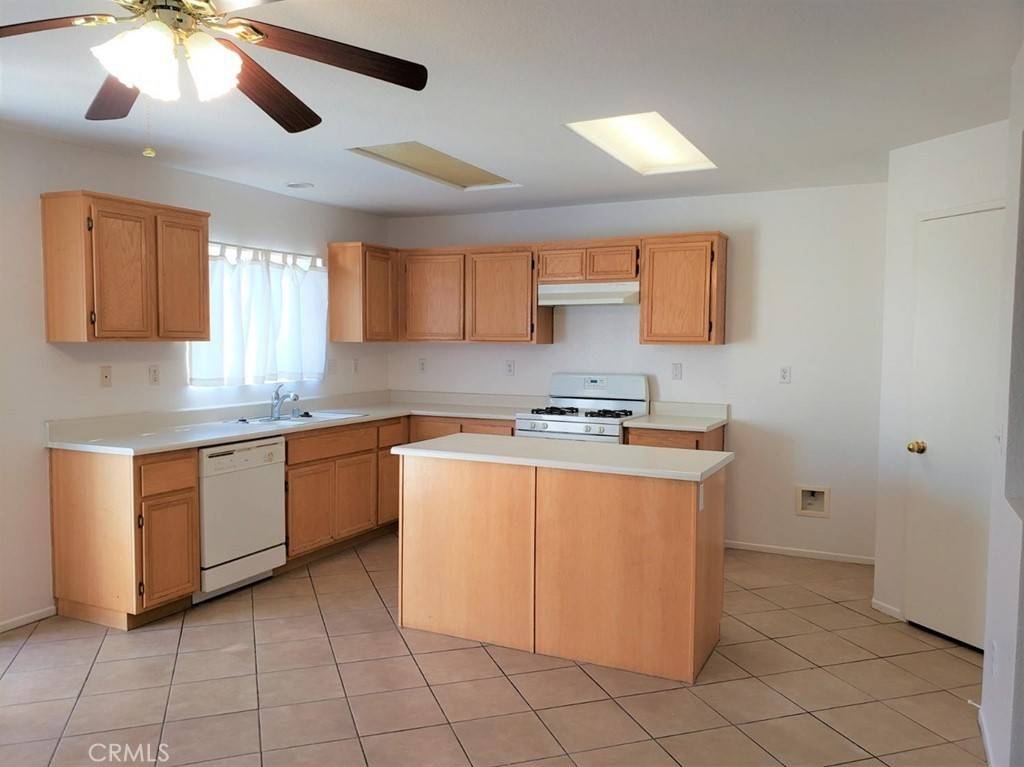 Victorville, CA 92392,11979 Pepperwood ST