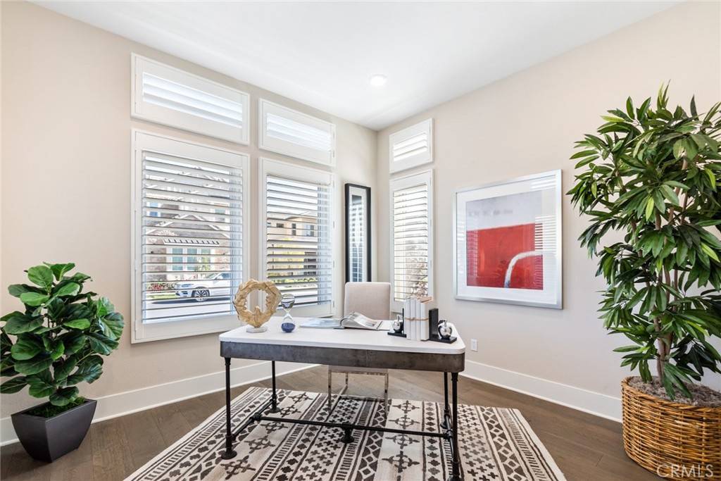 Irvine, CA 92618,59 Crater