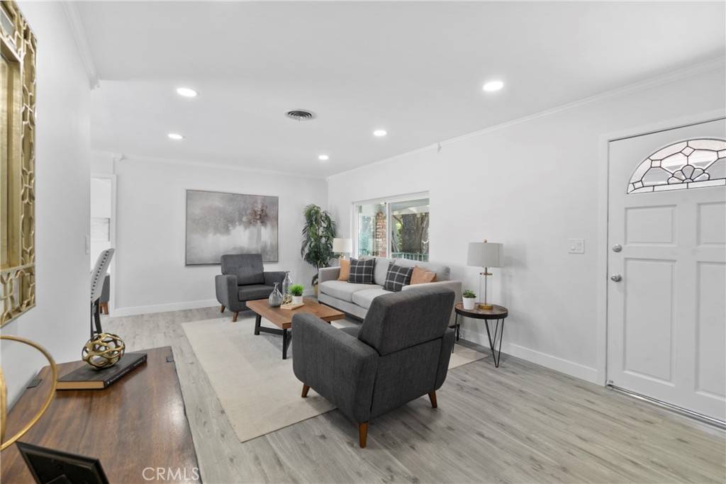 Stanton, CA 90680,10833 Ramblewood DR