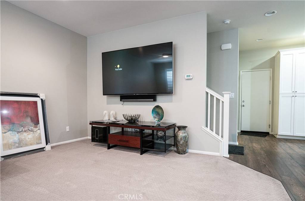 Fontana, CA 92336,16001 Chase RD #9