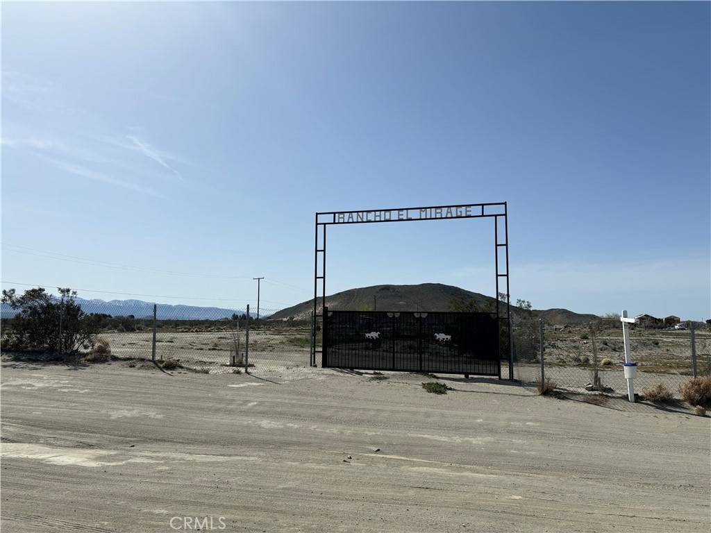 Adelanto, CA 92301,18952 Silver Rock RD