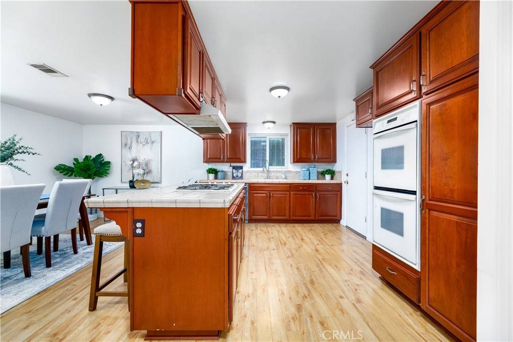 Yorba Linda, CA 92886,18601 Oriente DR