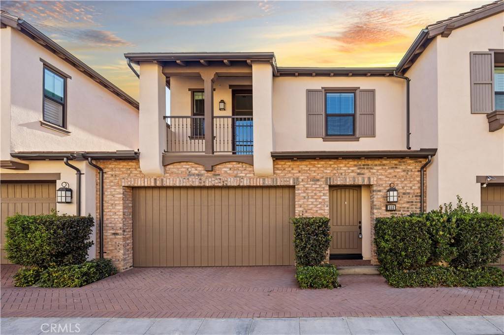 Irvine, CA 92602,222 Crescent Moon