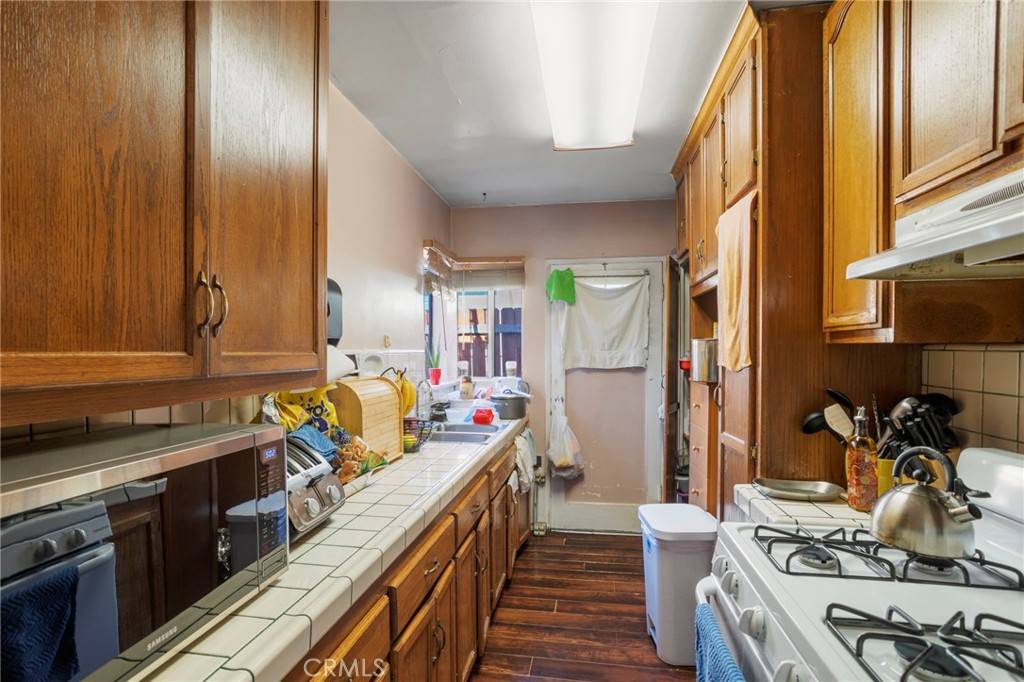 Los Angeles, CA 90039,4144 Edenhurst AVE