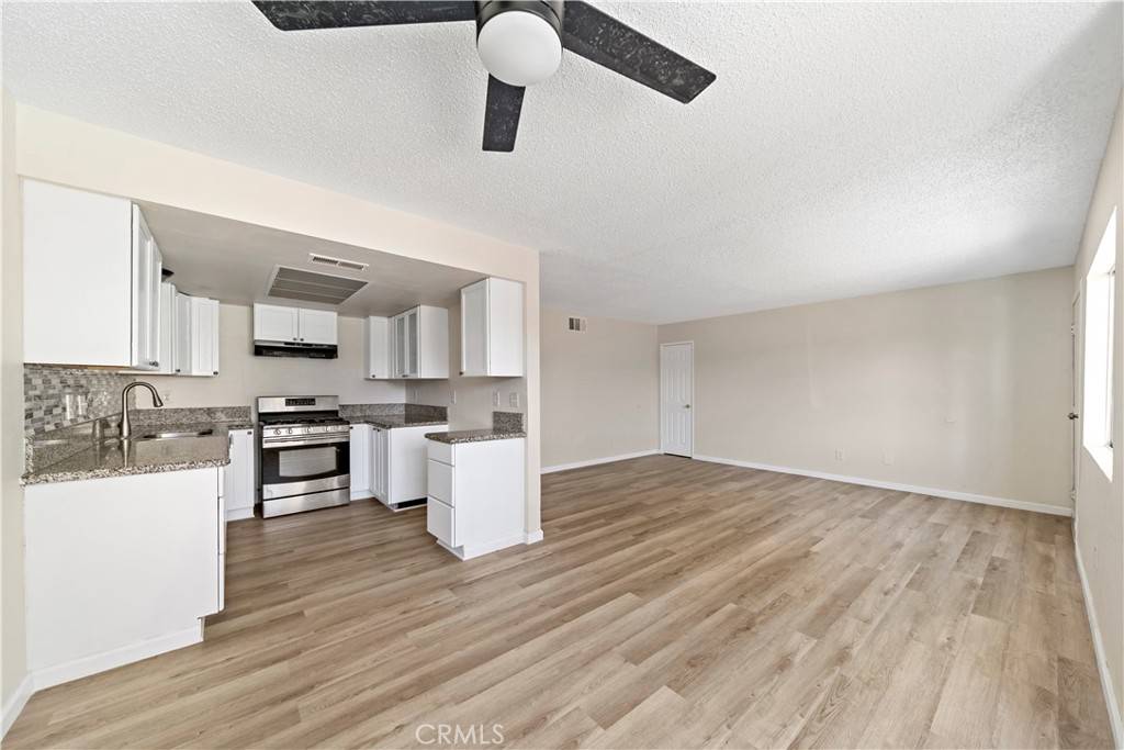 Fontana, CA 92335,8998 Mango Ave #C