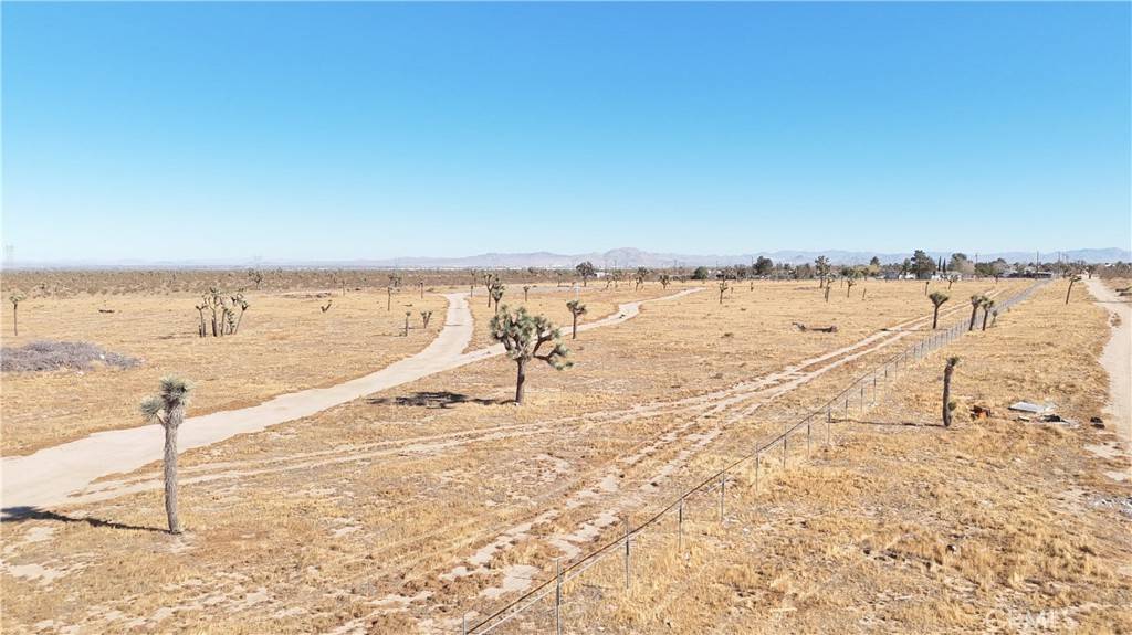 Phelan, CA 92371,14326 Manada RD
