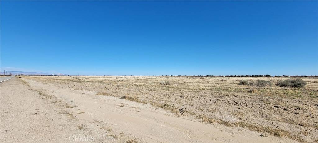 Del Sur, CA 93536,0 70 St W
